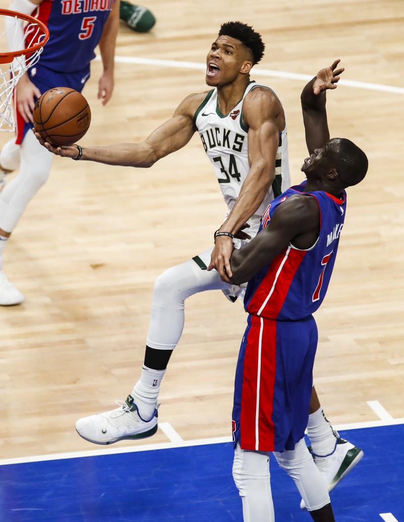 雄鹿活塞比赛中“跪地”事件:是实力碾压还是另有隐情?