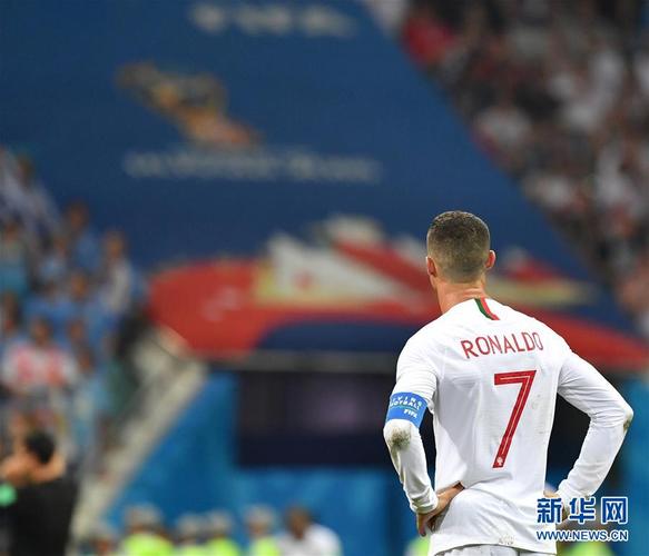 足球巨星梅西揭秘:他认为谁是当今世界最佳球员?