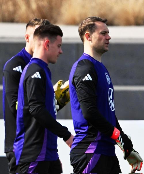 德国队首发门将是谁?欧洲杯名单揭晓!