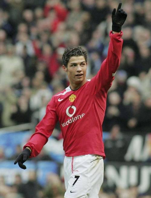 C罗曼联时期回顾：他究竟效力了多少个赛季？