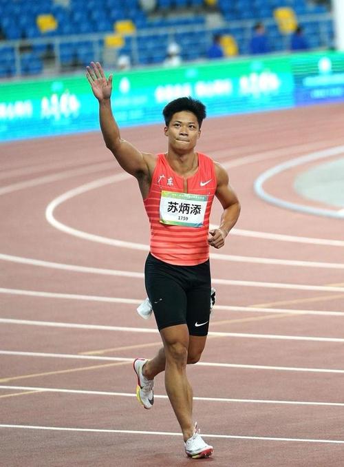 中国短跑双雄谁更强？苏炳添和谢震业技术风格大PK！