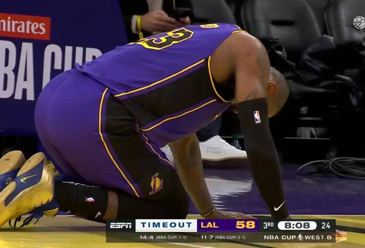 雄鹿活塞比赛中“跪地”事件:是实力碾压还是另有隐情?