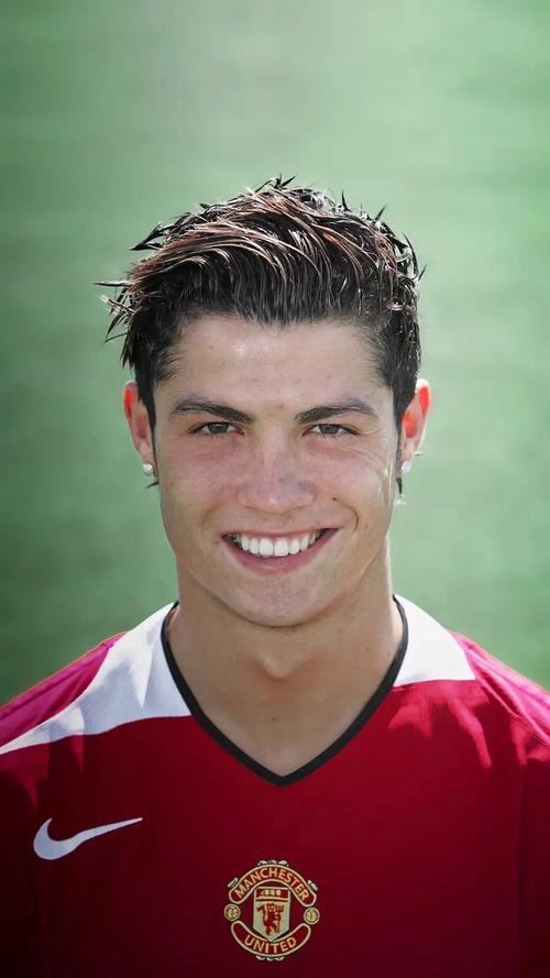 C罗曼联时期回顾：他究竟效力了多少个赛季？