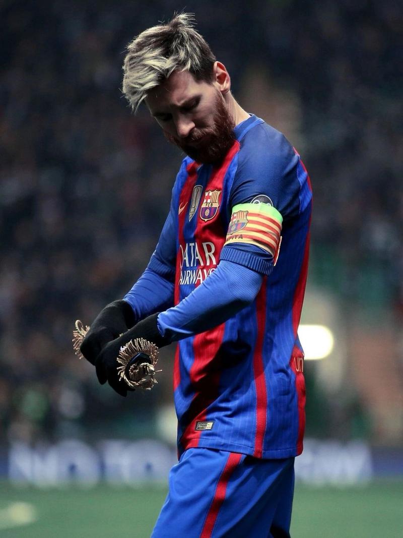 足球巨星梅西揭秘:他认为谁是当今世界最佳球员?