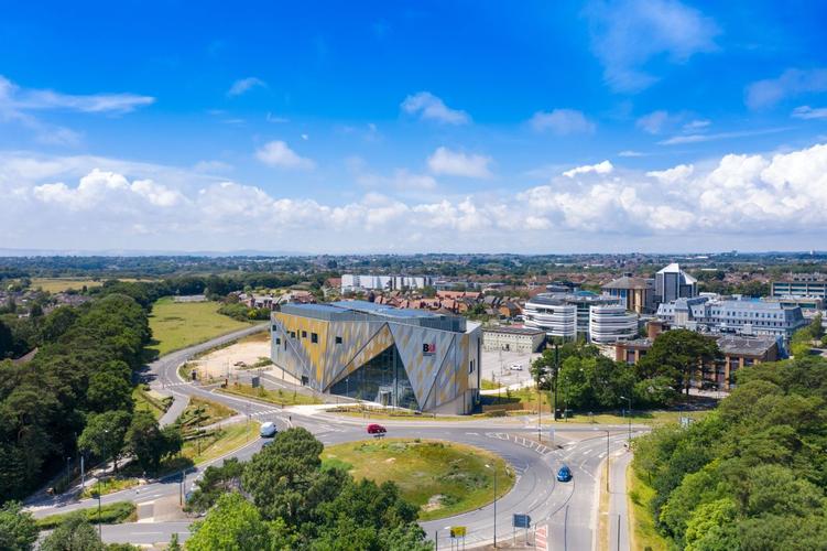 伯恩茅斯大学怎么样?英国留学热门院校深度解析