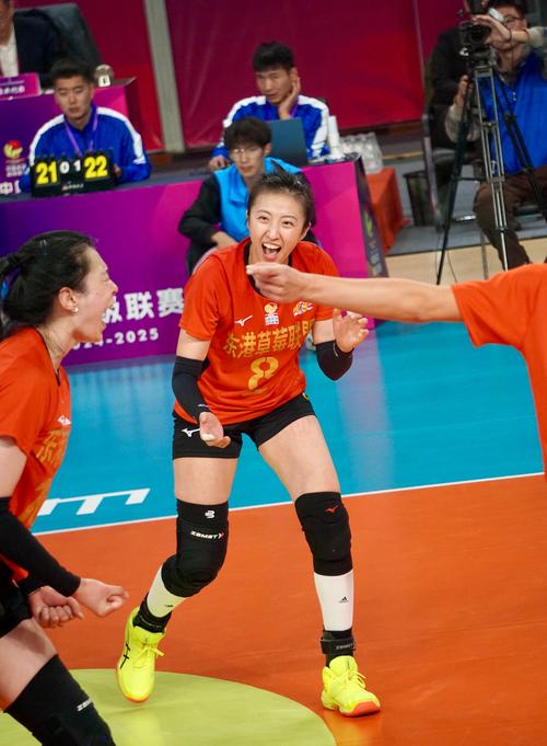 山东女排输球原因分析：全华班阵容的挑战