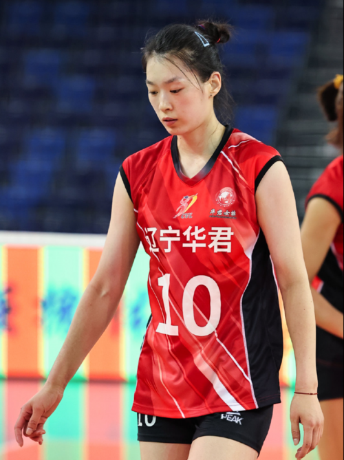 山东女排输球原因分析：全华班阵容的挑战