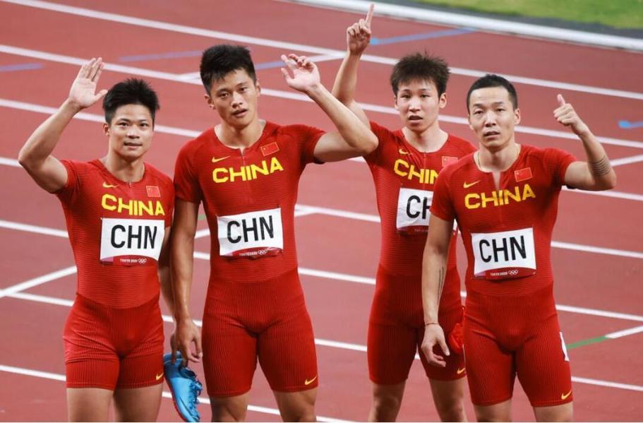 中国短跑双雄谁更强？苏炳添和谢震业技术风格大PK！