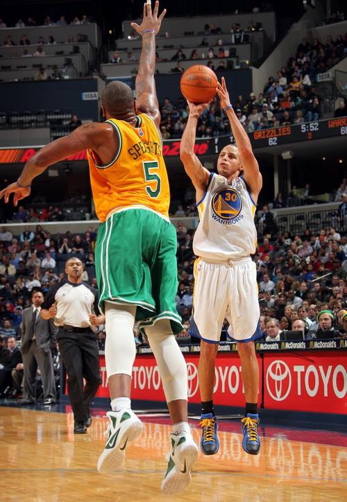 库里效力于哪个NBA球队？带你了解库里的球队信息