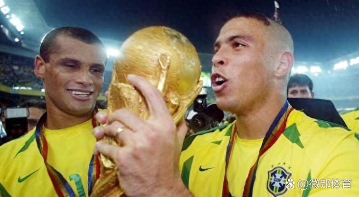 内马尔拥有欧冠冠军奖杯吗？一次冠军的背后故事