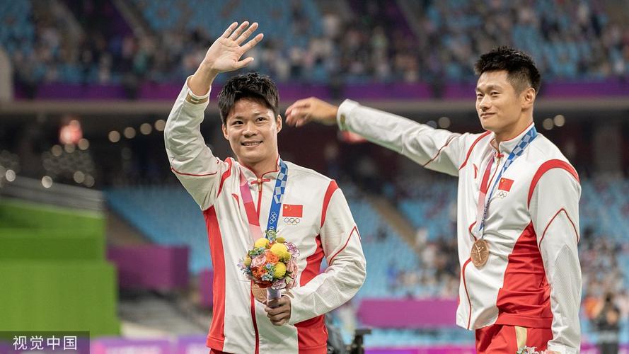 中国短跑双雄谁更强？苏炳添和谢震业技术风格大PK！