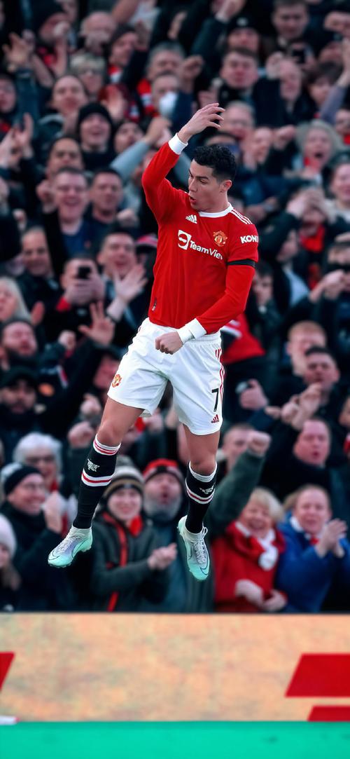 C罗曼联时期回顾：他究竟效力了多少个赛季？