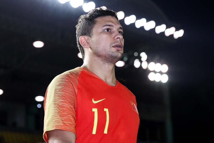 艾克森归化背后:梦想、金钱和中国足球的吸引力