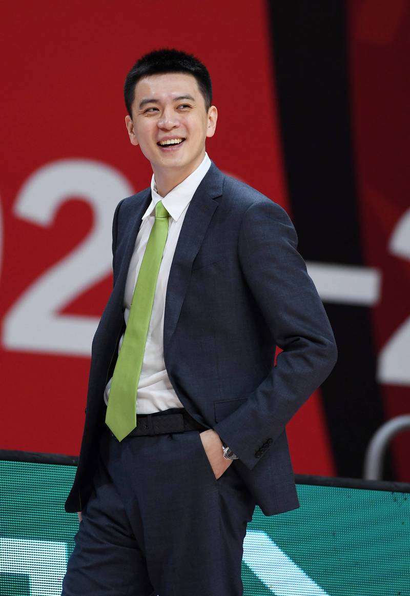 篮球名帅杨鸣：为何对妻子只字不提？