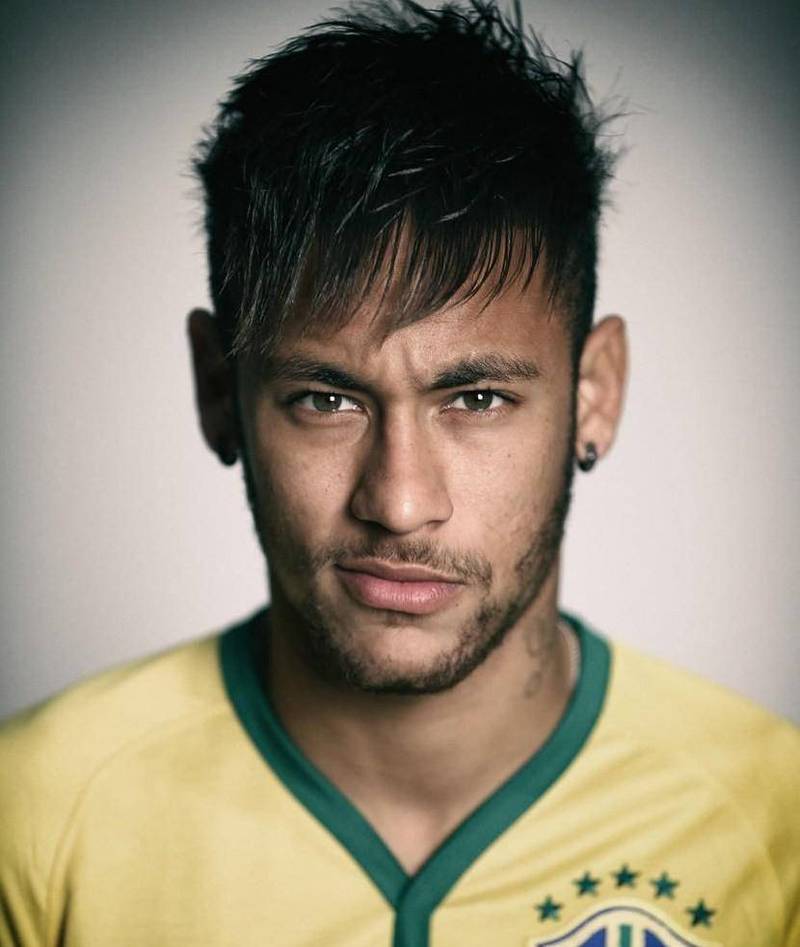 最新消息:内马尔现在在哪支球队踢球?深度解读!