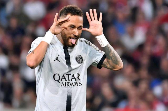 内马尔拥有欧冠冠军奖杯吗？一次冠军的背后故事