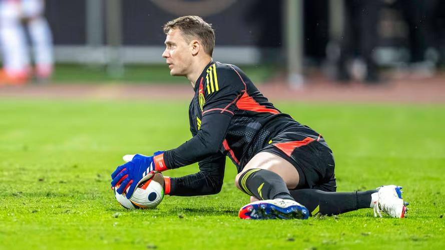 卡恩和诺伊尔谁是最佳门将？球迷心中的NO.1究竟是谁？