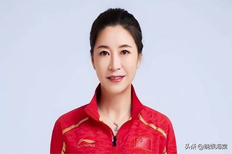 字数控制在18-25字区间(如最短18字竞走冠军王丽萍为何无国旗绕场 体育往事揭秘)