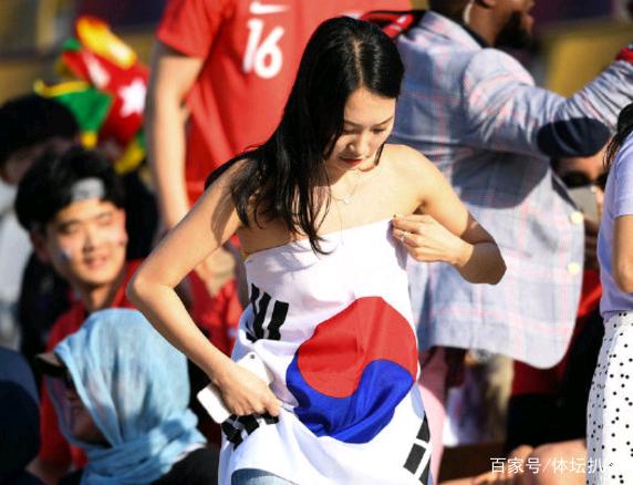 韩国美女球迷看球超火辣！现场助威照引爆网络热搜
