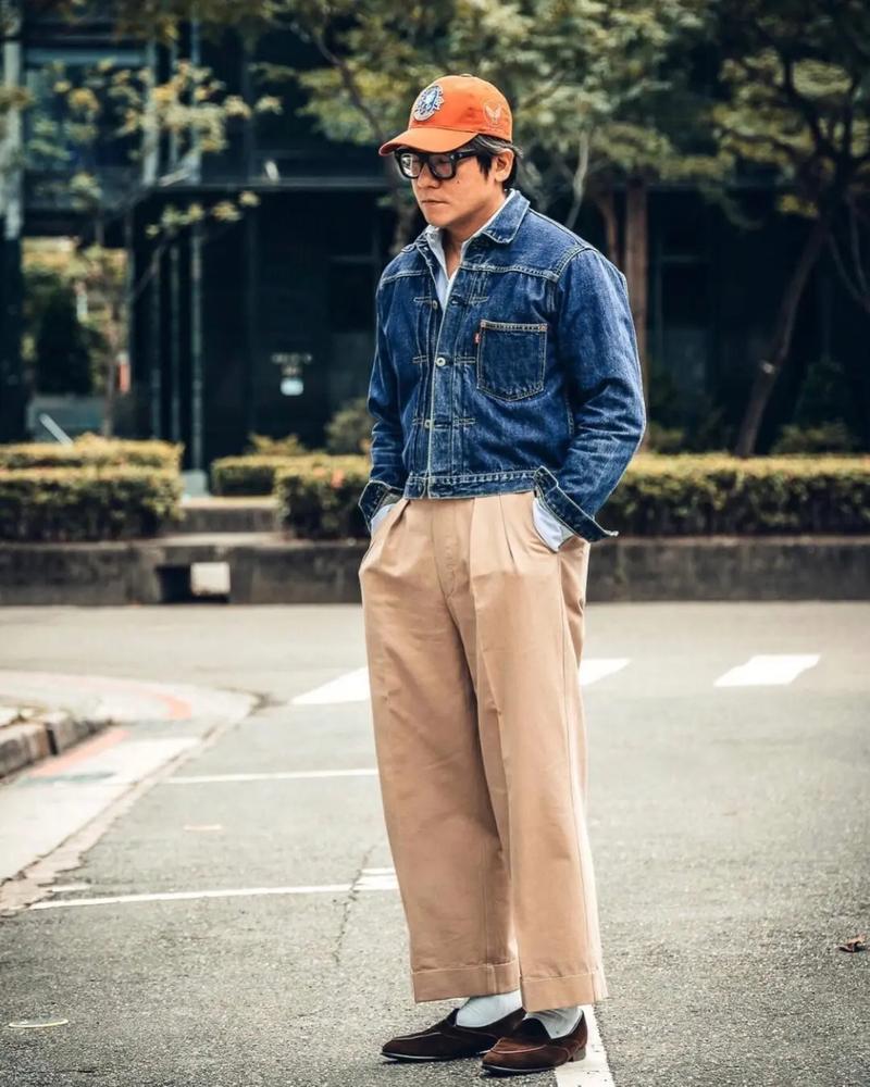 阿美咔叽怎么搭配衣服(三招轻松穿出经典范儿)