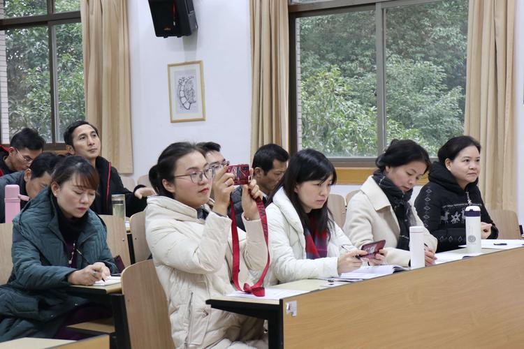 南财教师侮辱事件处理进展？学校回应正式来了！