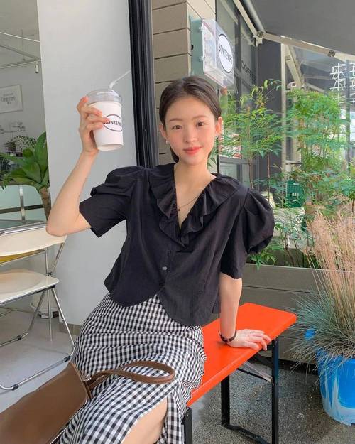 韩国女明星日常穿搭分享,照着穿你也能变美!