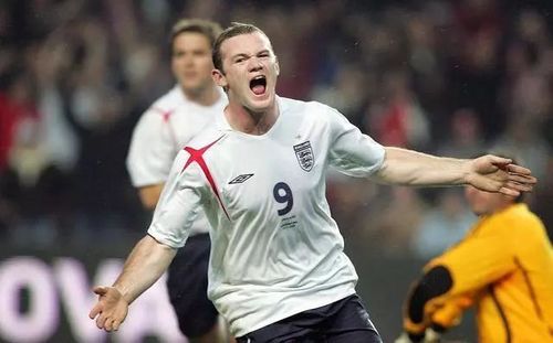 鲁尼复出后首秀表现如何?实战数据全面解析