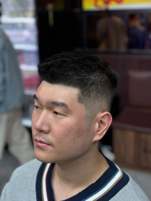 飞机头造型老抓不好咋办(潮人亲身经历助你轻松搞定)