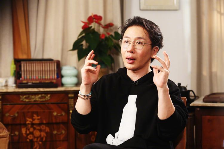 魔术师刘谦近况怎么样?最新动态和表演路线分享!