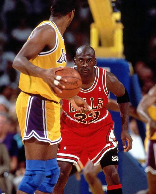 芝加哥公牛为什么夺冠(揭秘六次冠军的制胜诀窍)