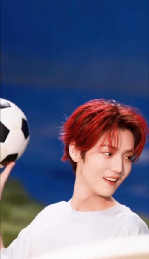 鹿晗踢球秘诀是什么？三大步骤助你快速提升球技！