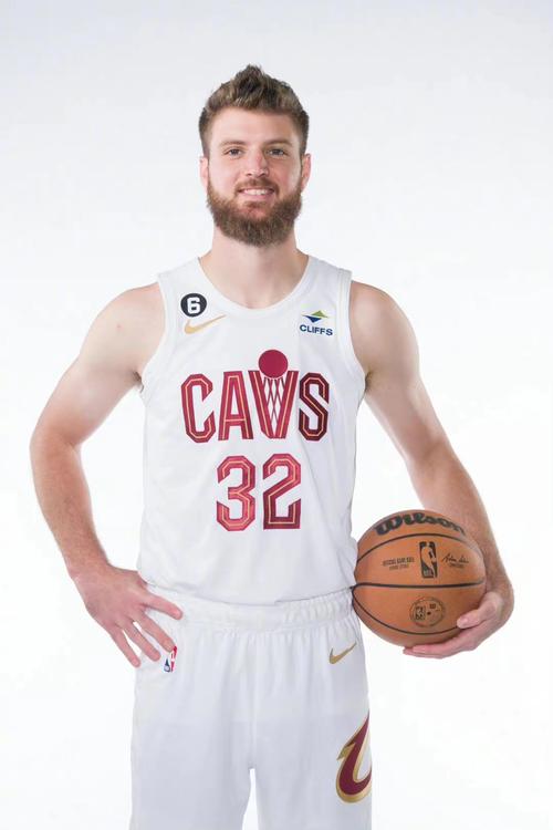 韦德身高是多少厘米?官方数据大揭秘真实高度!