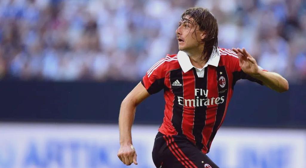 阿切尔比踢球怎么样?(分析他的技术特点和优势)