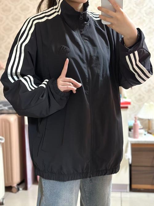 阿迪达斯y-3怎么搭配好看?百搭穿法轻松提升潮流感