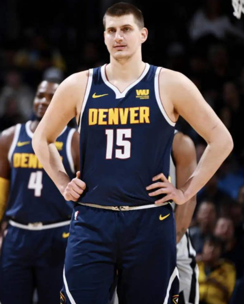 詹姆斯确诊新冠治疗方式？医生分享康复攻略！(快速恢复实用步骤)