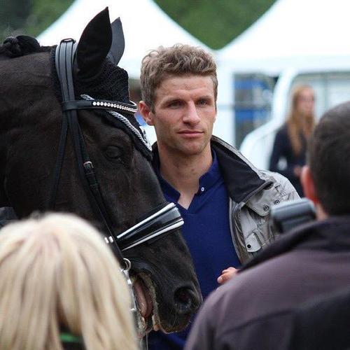 丽莎-穆勒在哪可以关注？权威平台推荐指南汇总！