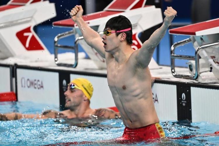 100米自由泳决赛怎么训练?高效提升成绩技巧分享