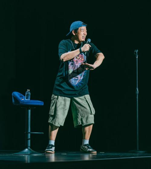 曹尼玛脱口秀演员是谁?了解背景更能懂梗好笑!