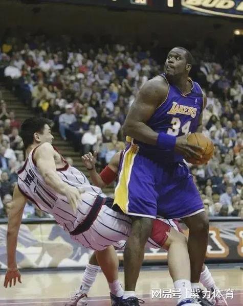 奥尼尔身高和姚明比谁高？两大巨人真实差距揭秘（绝对出乎你意料）