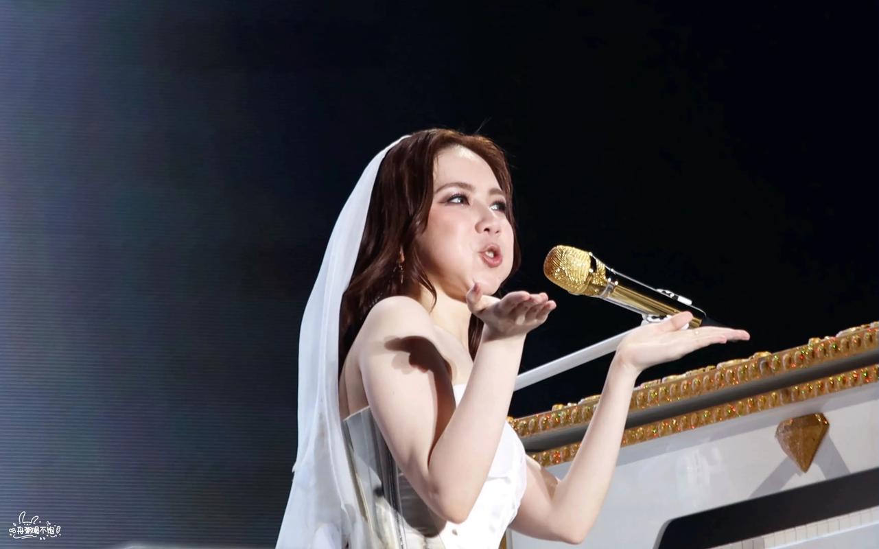 邓紫棋金鱼歌词说什么？深度解析歌词里的深意！