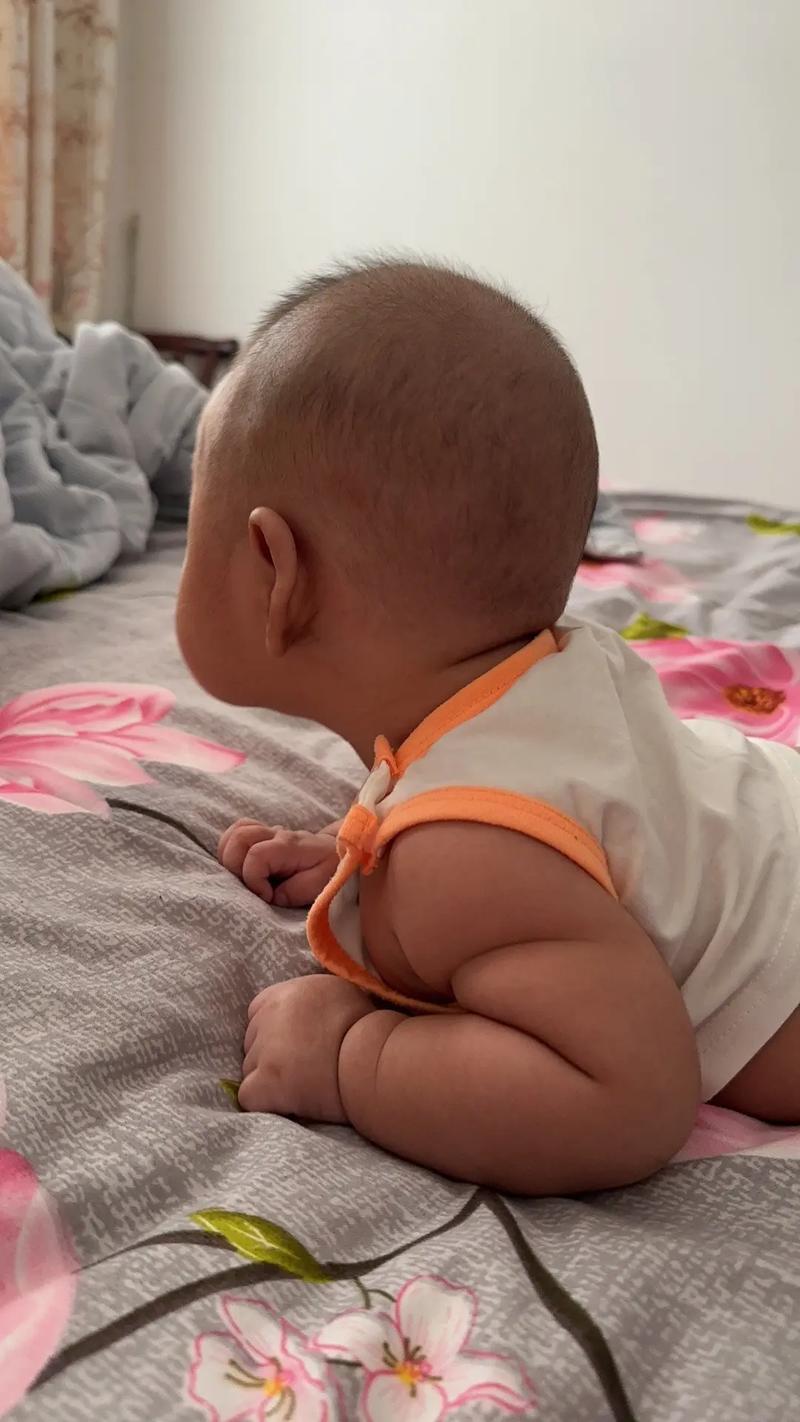 男子戴假手臂打疫苗教训是什么？防范指南实用分享