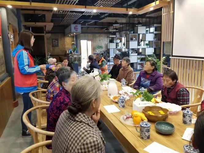 世界美少女的茶话会聊什么？她们分享的秘密和趣事盘点