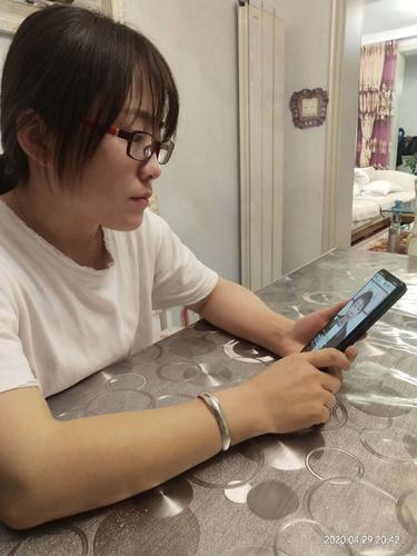 8岁女孩短道夺冠如何影响家庭?(家长必看教育经验)