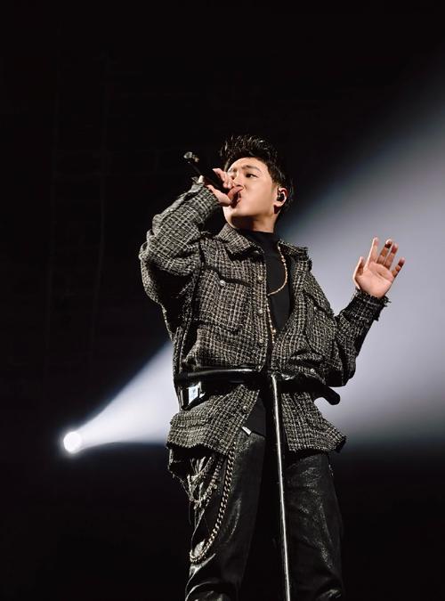 潘玮柏打球风格怎么样?(揭秘他的独特运动美学)