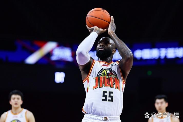 多米尼克-琼斯是谁?揭秘他的传奇生涯和故事!