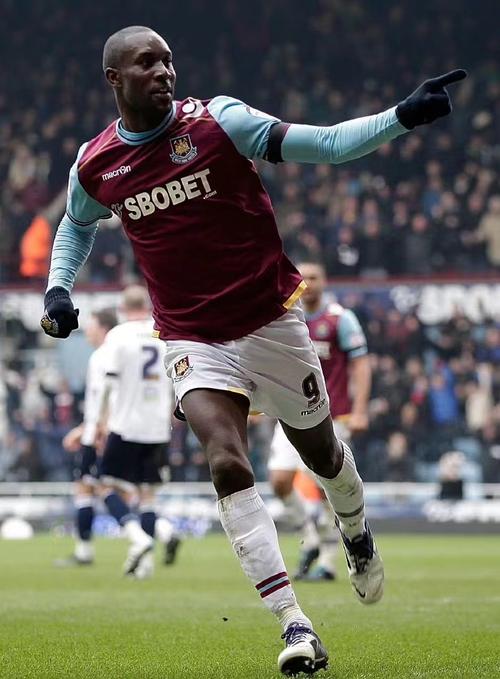 卡尔顿-科尔如何打入经典进球？关键步骤解析！