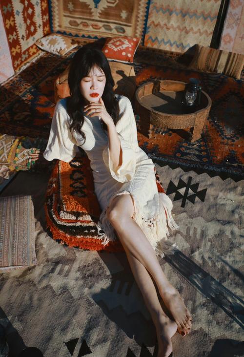 李艾素颜看出真实状态？四十岁这皮肤太能打