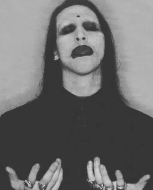 怎么查玛丽莲曼森老婆信息?3个简单方法快速获取!