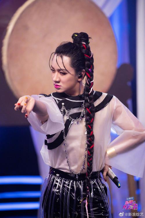 百变大咖秀王祖蓝模仿葫芦娃怎么演得好?(跟王祖蓝学妙招!)