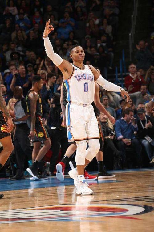 绝杀视频在哪里看？瓦妮莎晒浓眉绝杀视频来了